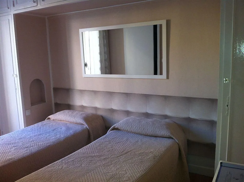 Hotel Aldo Juan-les-Pins 2*,